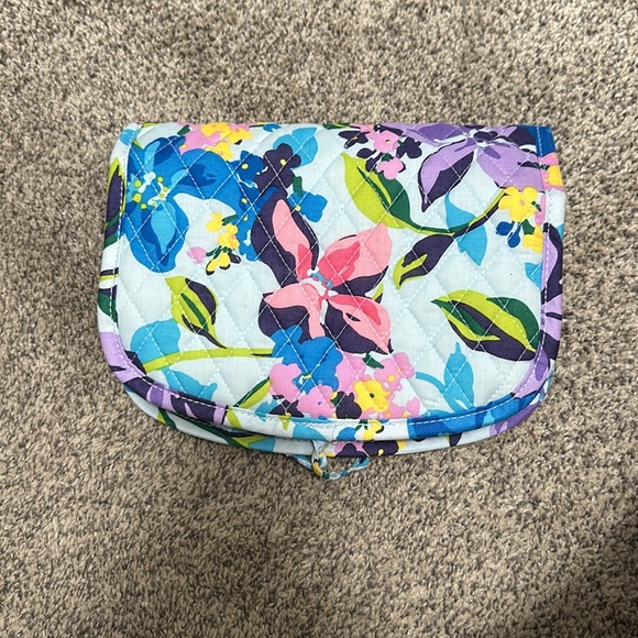 Vera Bradley medium hanging travel organizer- Marian Floral - Picture 4 of 6